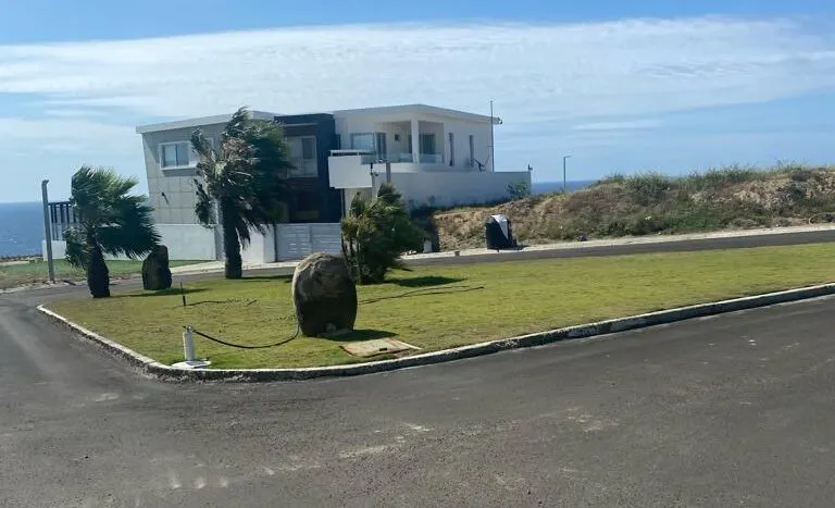 Terreno en venta en Playa Alta, Manta — Manta, manta · foto 1