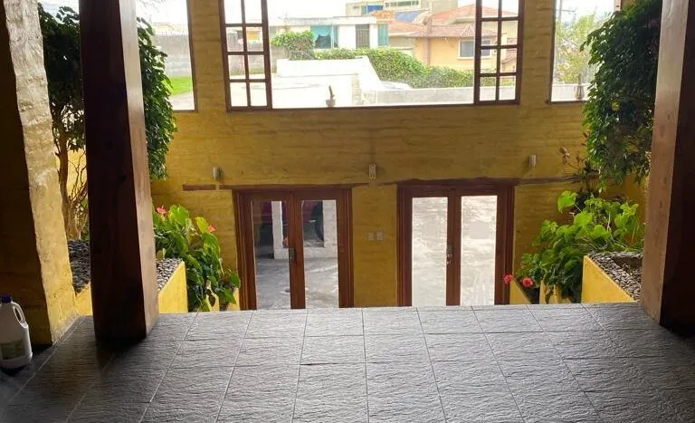 Hermosa casa con áreas recreativas y casa independiente — Los Chamizales, quito · foto 11