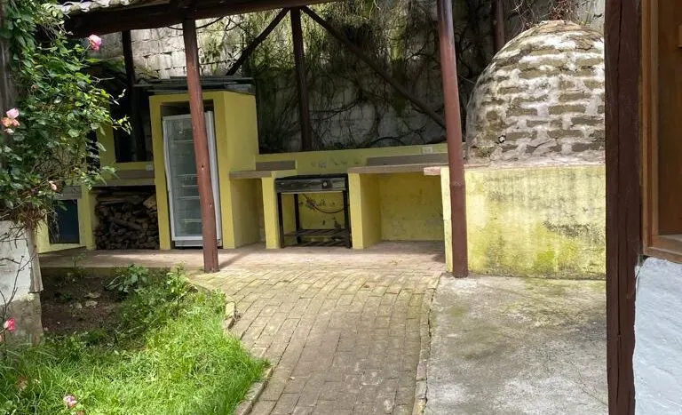 Hermosa casa con áreas recreativas y casa independiente — Los Chamizales, quito · foto 28