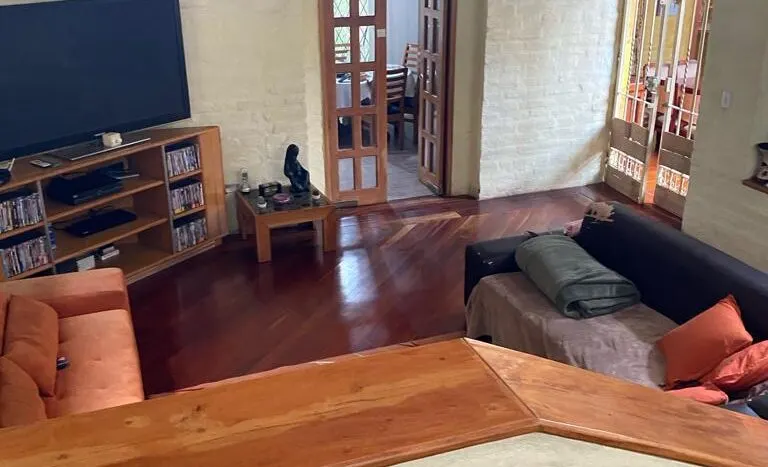 Hermosa casa con áreas recreativas y casa independiente — Los Chamizales, quito · foto 17