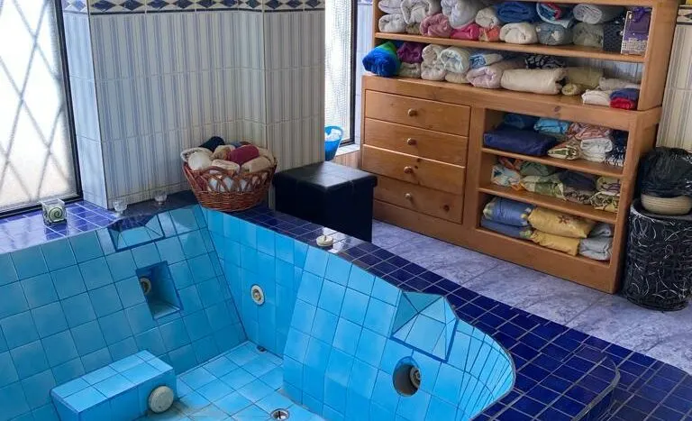 Hermosa casa con áreas recreativas y casa independiente — Los Chamizales, quito · foto 16
