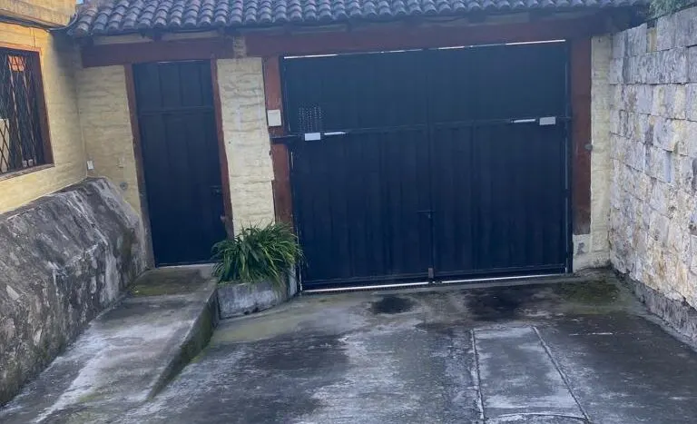 Hermosa casa con áreas recreativas y casa independiente — Los Chamizales, quito · foto 34